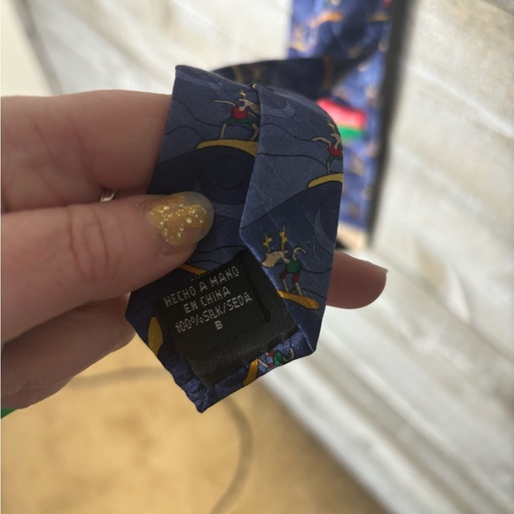 Vintage 2002 100% silk Santa Clause Christmas Santa surf mens suit tie - Picture 5 of 5